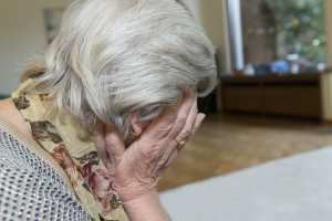 Starsi ludzie czciej ujawiaj myli samobjcze  [Fot. GordonGrand - Fotolia.com]