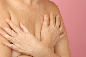 Starsze kobiety i rak piersi - pacjentki umieraj „z niewiedzy” [© Junial Enterprises - Fotolia.com]