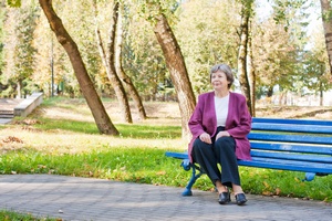 Starsze kobiety spdzaj 10 godzin dziennie na siedzco [© Maya Kruchancova - Fotolia.com]