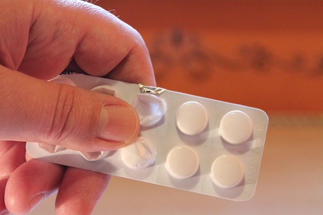 Tabletka na chorob skry pomoe osobom naduywajcym alkohol [fot. kalhh from Pixabay]