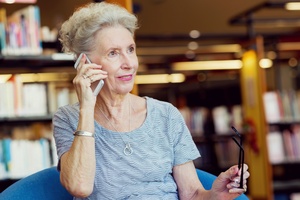 "Tanie rozmowy telefoniczne" - uwaga na super okazje [© Sergey Nivens - Fotolia.com]