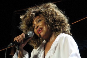Tina Turner wybaczya byemu mowi [Tina Turner, fot. Philip Spittle, CC BY 2.0, Wikimedia Commons]