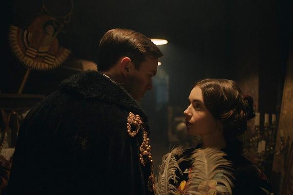 Tolkien i jego magiczne wiaty [Nicholas Hoult i Lily Collins fot. Fox Searchlight Pictures]