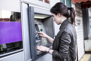 Wakacje: mobilne bankomaty w miejscowociach turystycznych [Fot. Lumina Images - Fotolia.com]