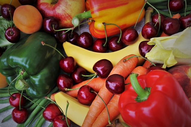 Warzywa i owoce relatywnie szybko poprawiaj samopoczucie  [fot. Julita from Pixabay]
