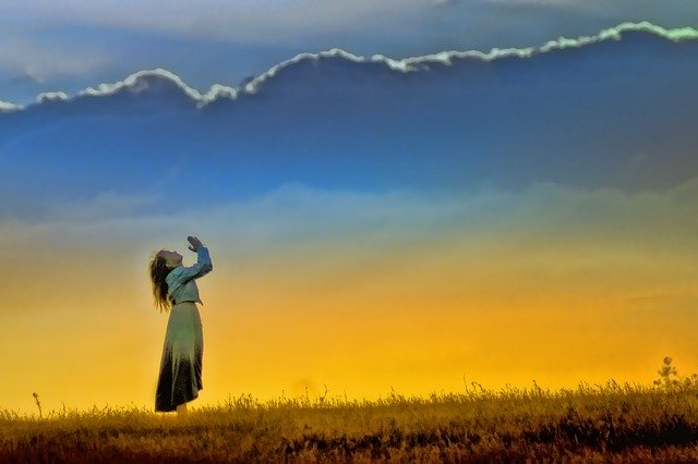 Wiara w Boga pozytywnie wpywa na leczenie chorb psychicznych? [fot. Barbara Jackson from Pixabay]