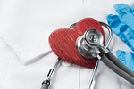 Zawa serca u kobiet: bl w klatce piersiowej rzadziej wystpujcym objawem [© nickola_che - Fotolia.com]