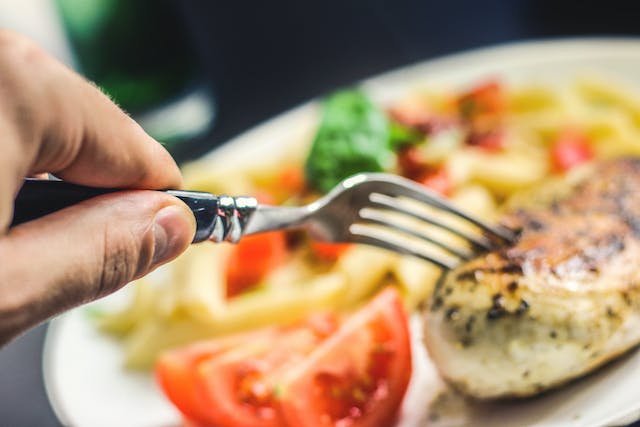 Zdrowa dieta z nisk iloci dodatkowego cukru - tak zyskasz modszy biologiczny wiek [fot. J&Eacute;SHOOTS from Pexels]